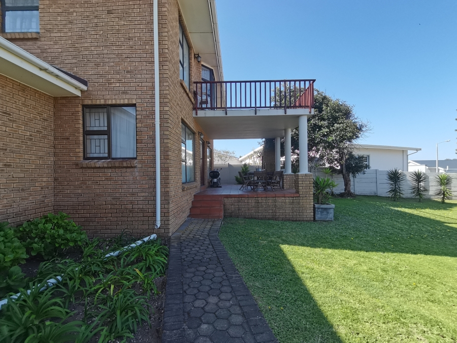 4 Bedroom Property for Sale in Bayview Western Cape